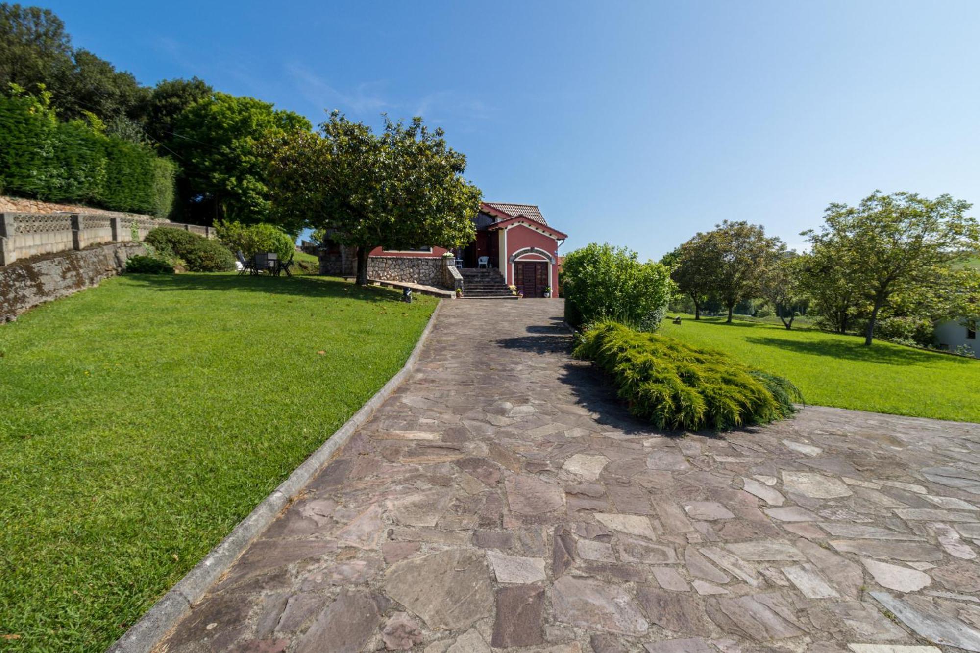Casa Con Jardin Privado Orena Exterior photo